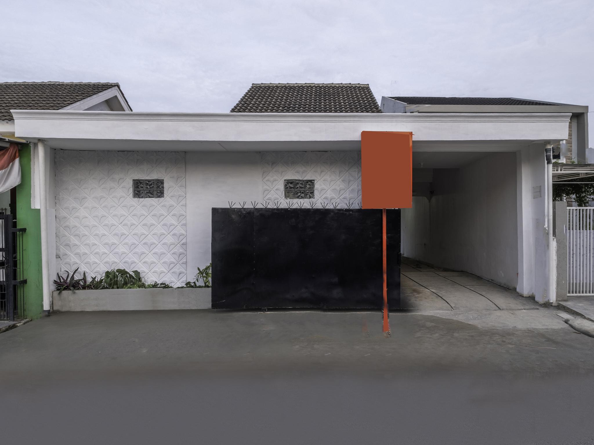 Oyo Life 2391 Baladewa Residence Syariah Karawang Exterior foto
